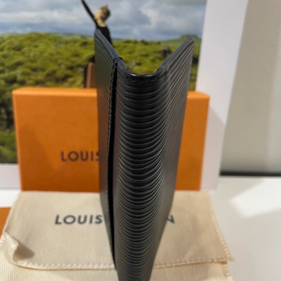 ❣️SOLD❣️Authentic LV Epi Black POCKET ORGANIZER ▪️ - Picture 12 of 14